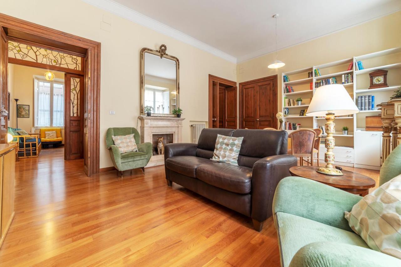 Termini Central And Elegant Apartment Рим Екстер'єр фото