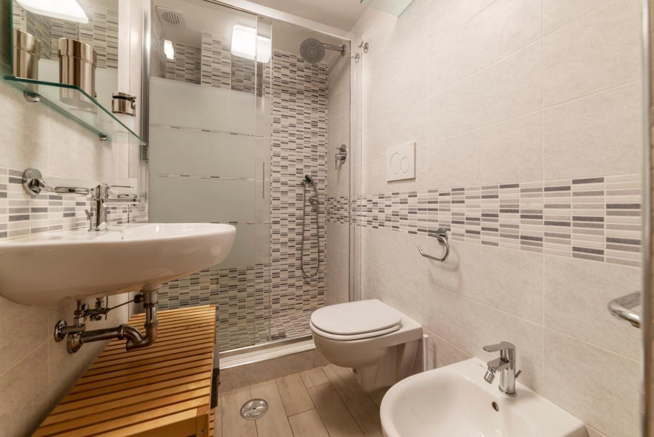 Termini Central And Elegant Apartment Рим Екстер'єр фото